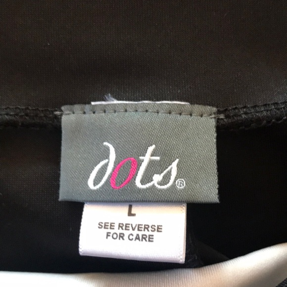 Ahold and black skirt - Picture 3 of 3